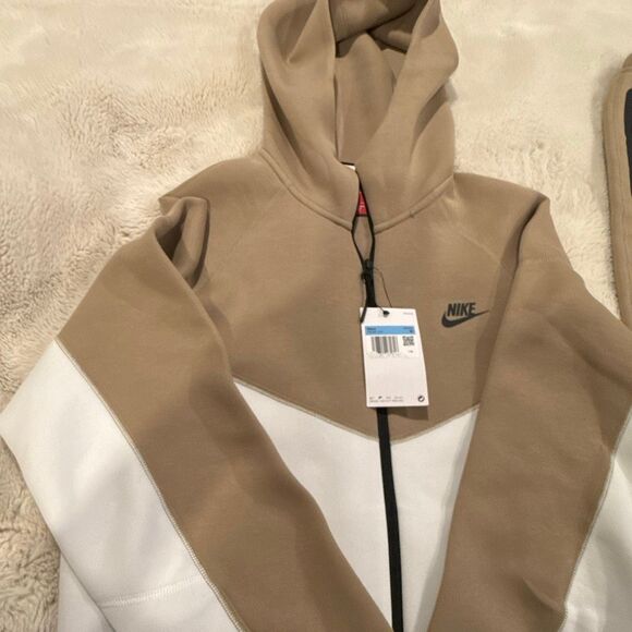 Nike men’s sweatsuit size medium NWT - Picture 2 of 6